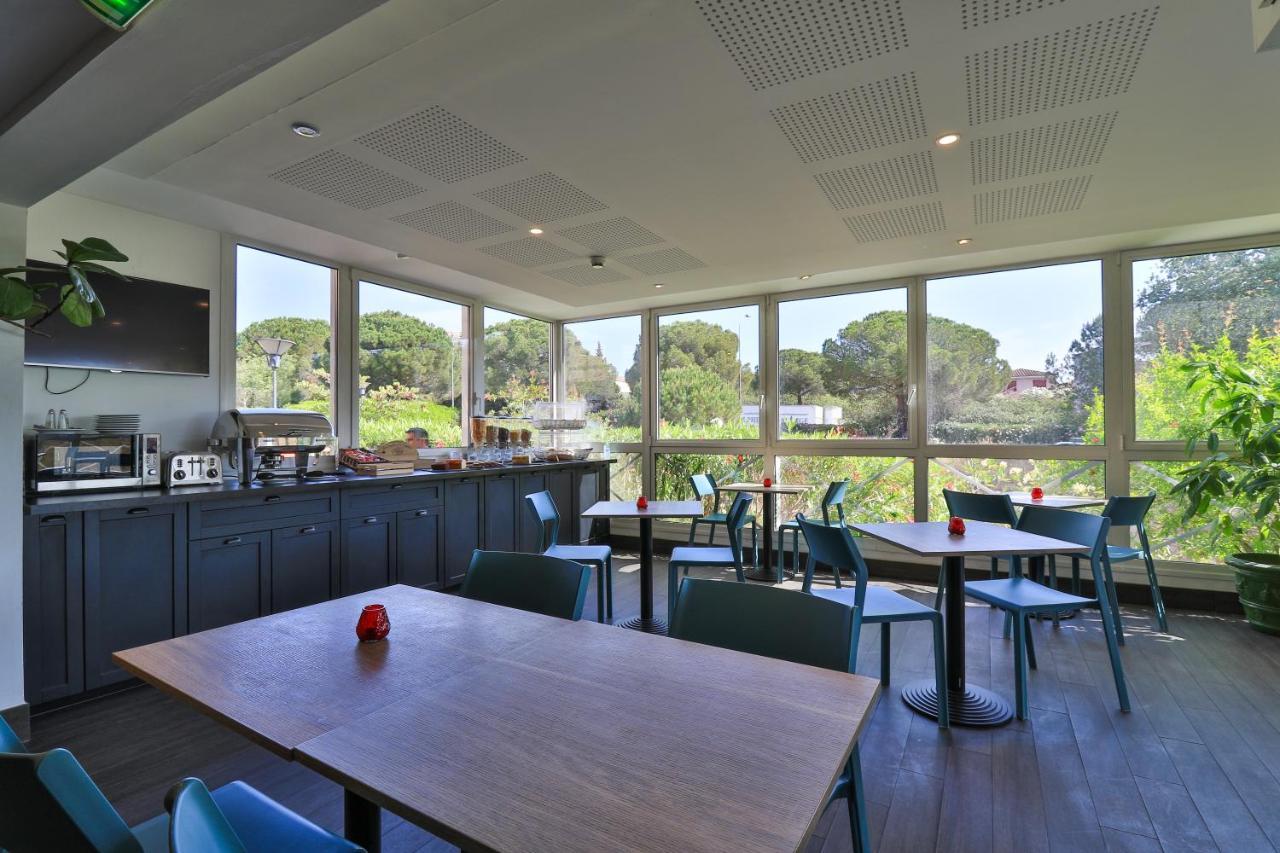 Hotel Restaurant Kyriad Fréjus Eksteriør bilde