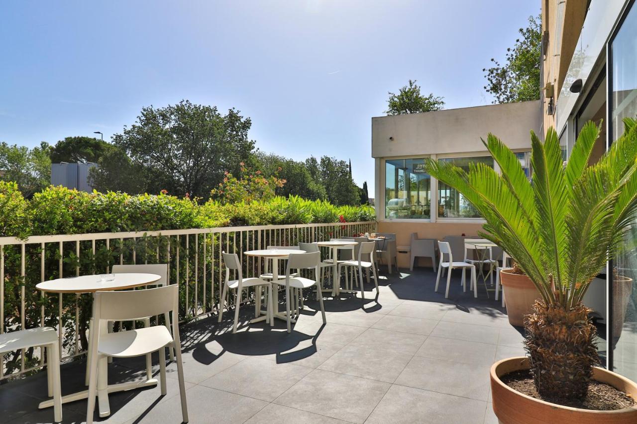 Hotel Restaurant Kyriad Fréjus Eksteriør bilde