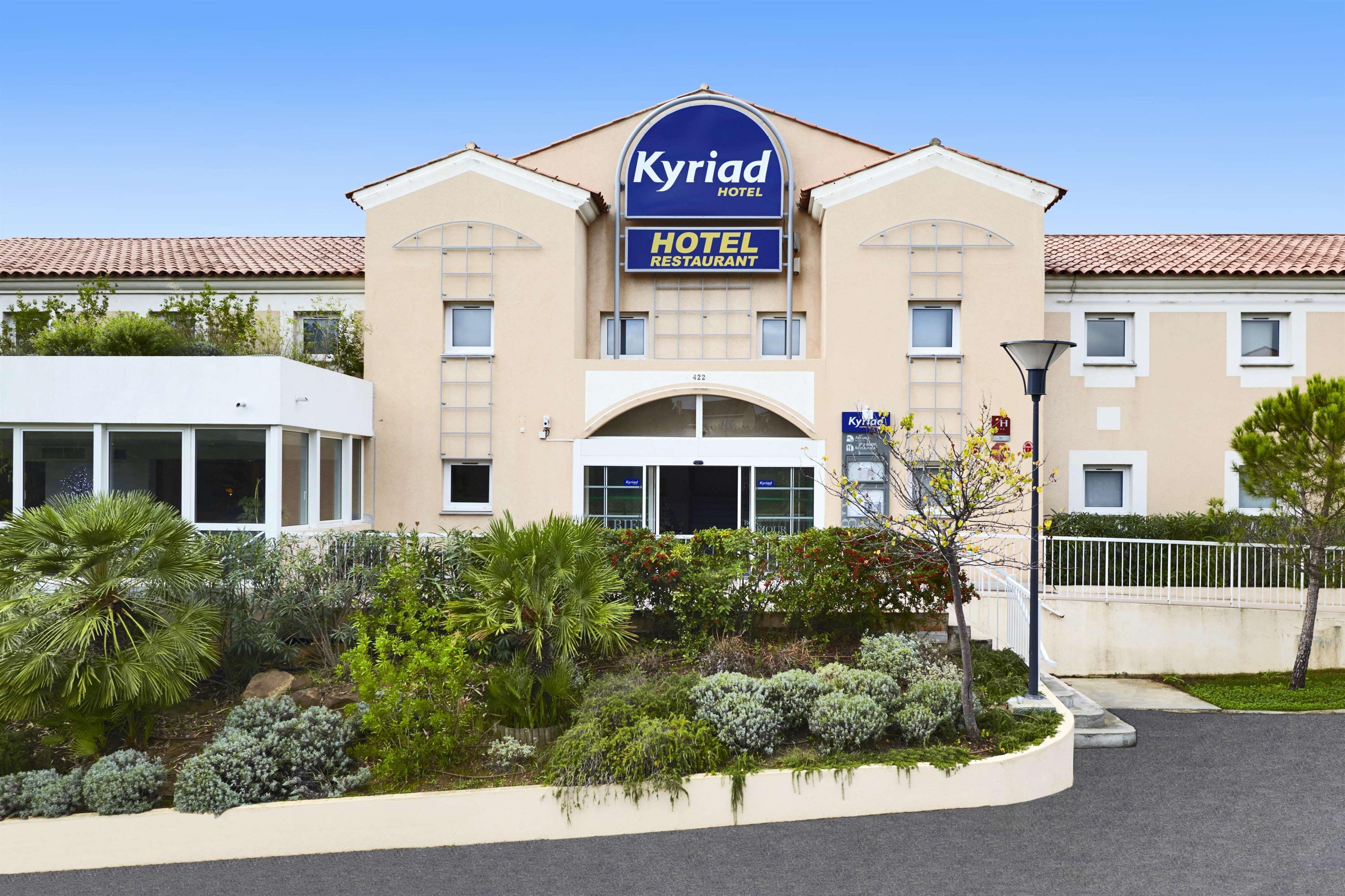 Hotel Restaurant Kyriad Fréjus Eksteriør bilde