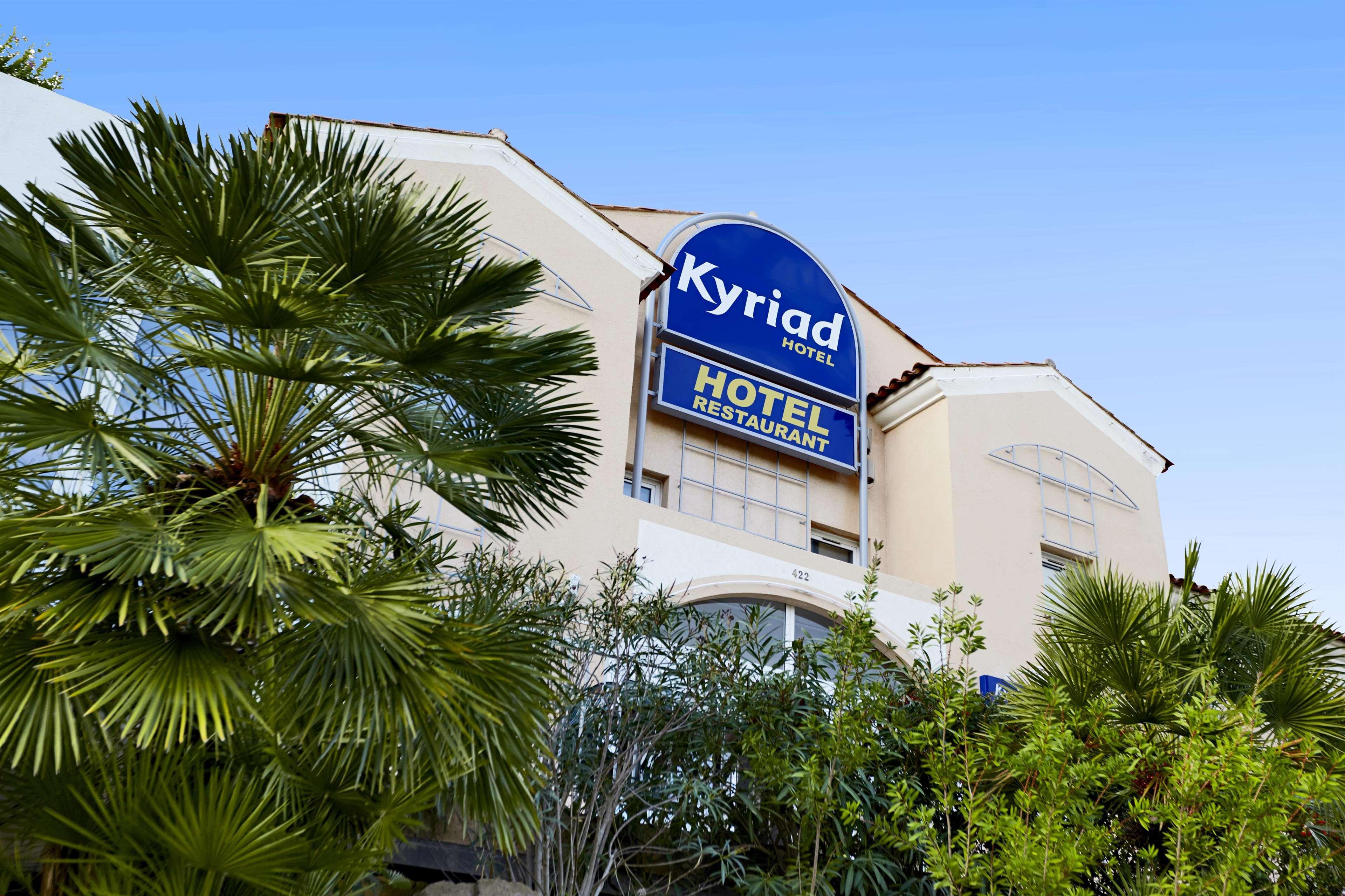 Hotel Restaurant Kyriad Fréjus Eksteriør bilde